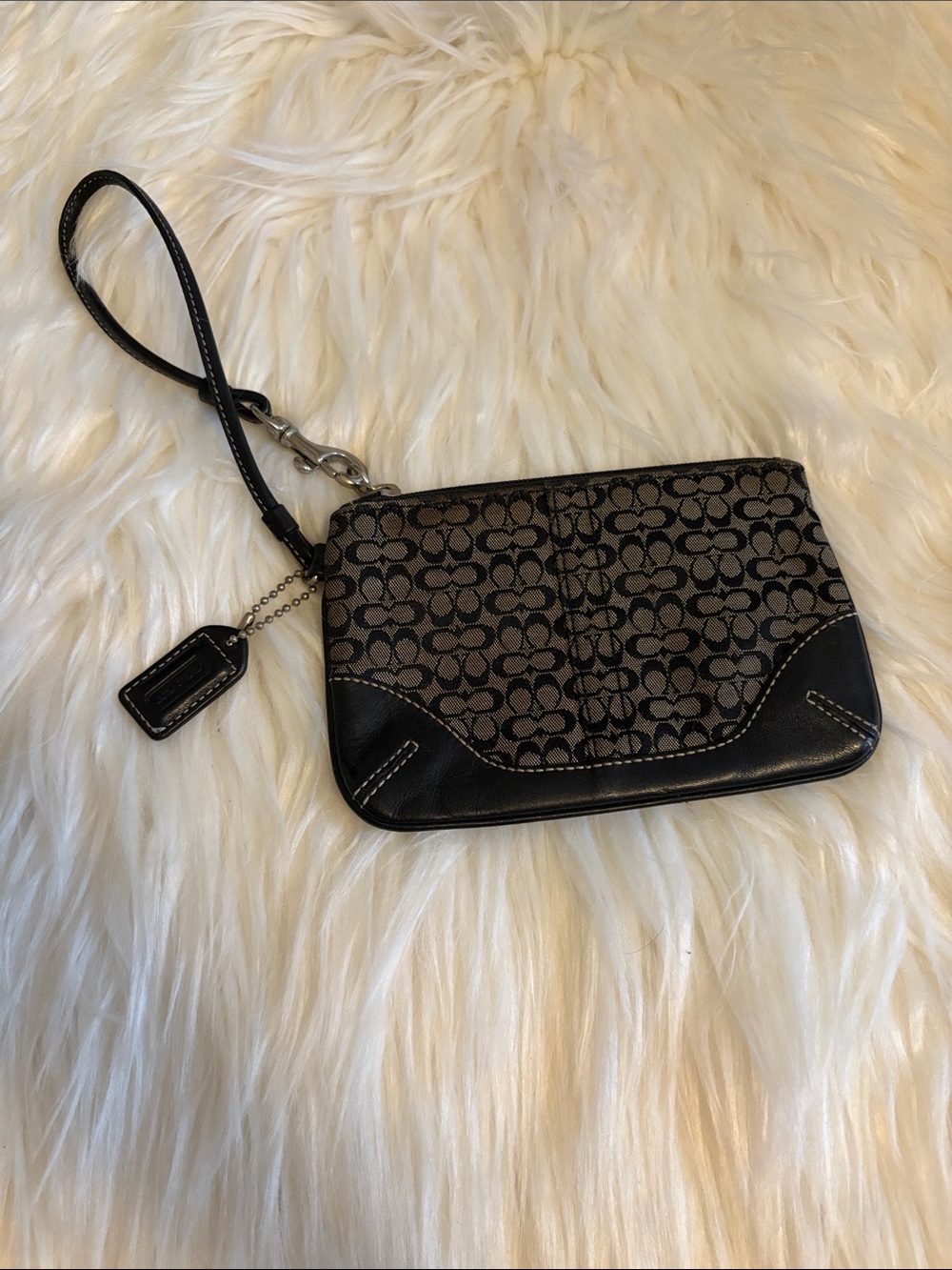 Coach Signature Canvas Wristlet - Black/Charcoal